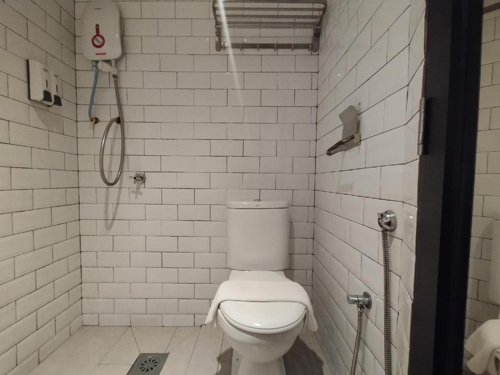 Smile Hotel C180 Cheras Selatan Kültér fotó